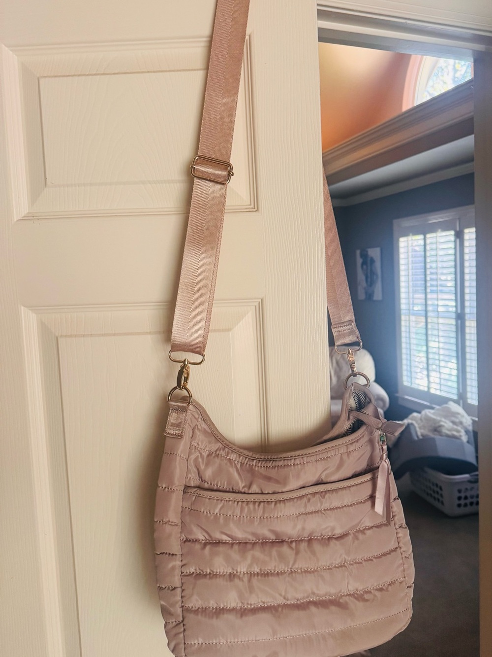 Medium Puff Crossbody